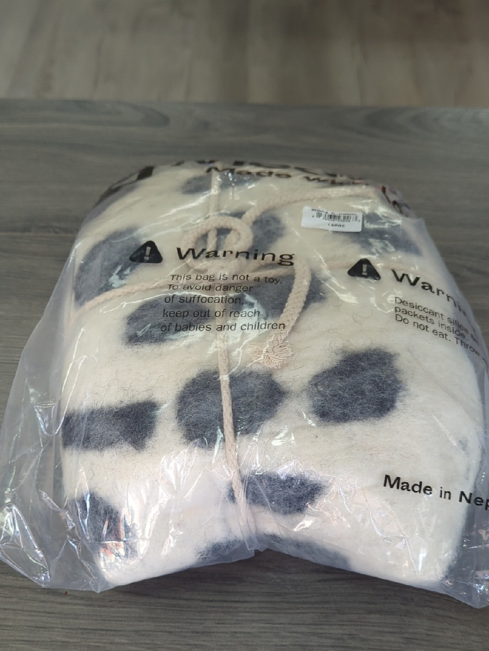 Meowfia Cat Cave Bed Merino Wool Large - Picture 3 of 5